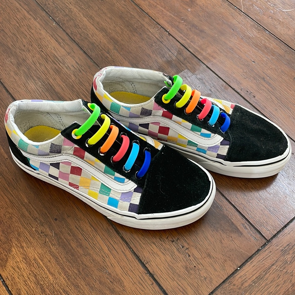 Women’s Vans Rainbow checkerboard with rainbow rubber laces